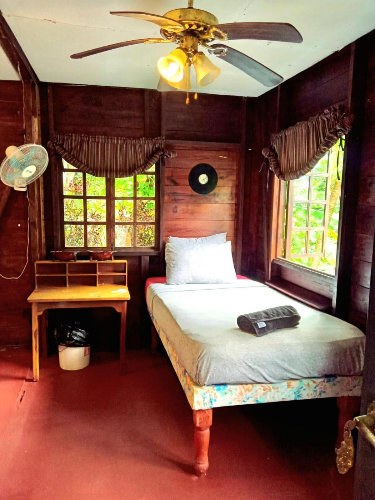 La Familia Guest House And Natural Farm 安东尼奥港 外观 照片