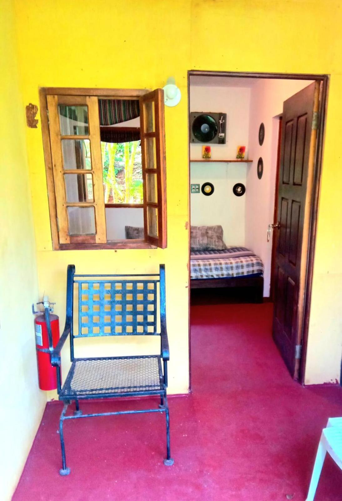 La Familia Guest House And Natural Farm 安东尼奥港 外观 照片