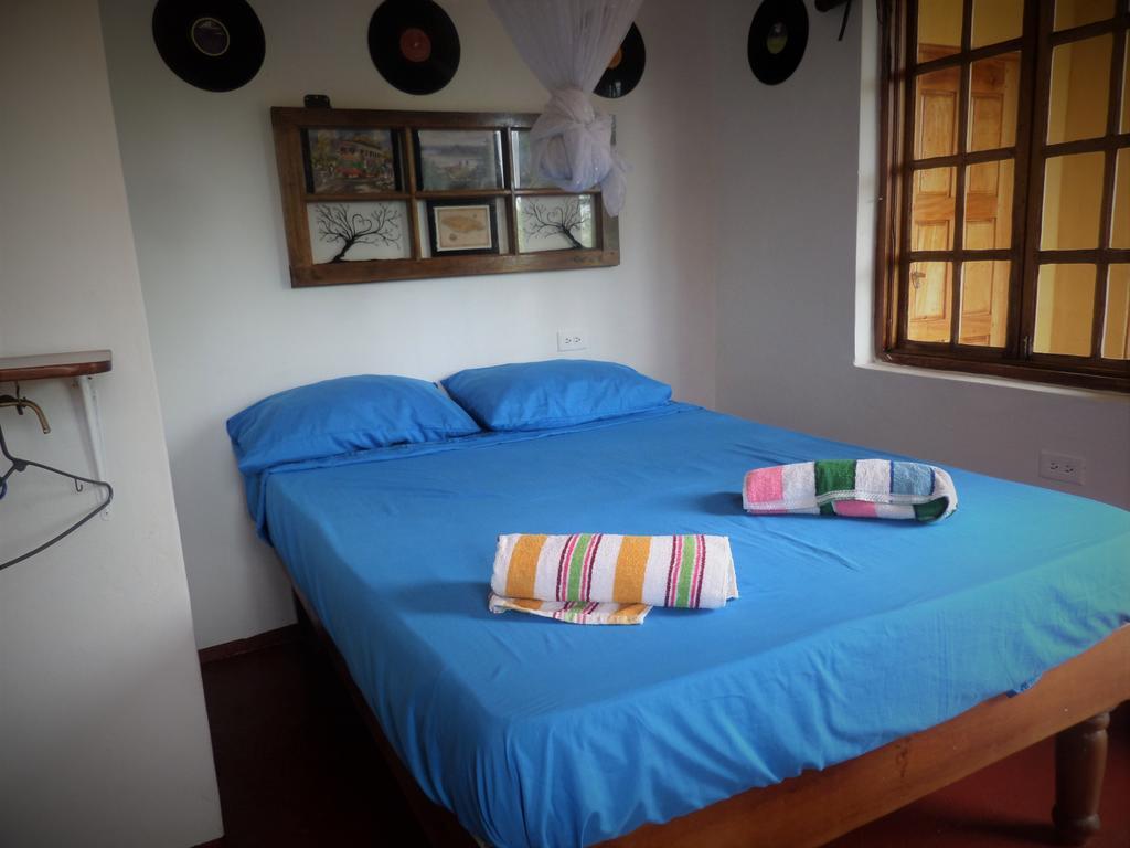 La Familia Guest House And Natural Farm 安东尼奥港 外观 照片